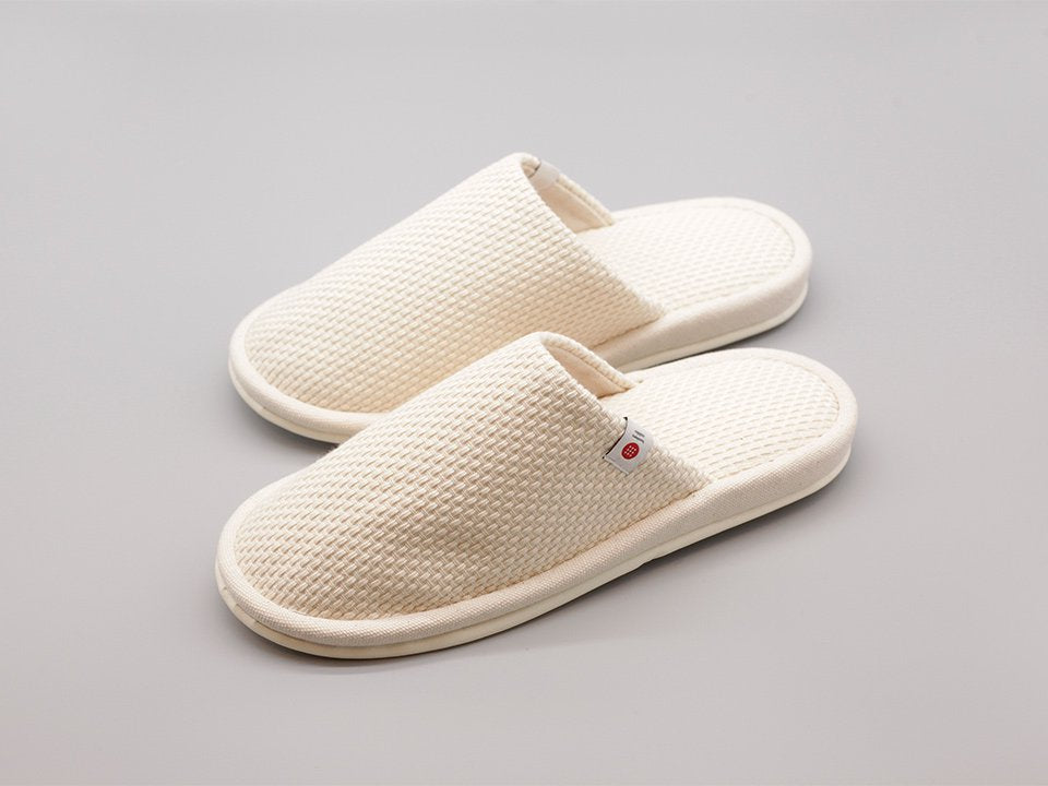 Ecru slippers | 生成りスリッパ